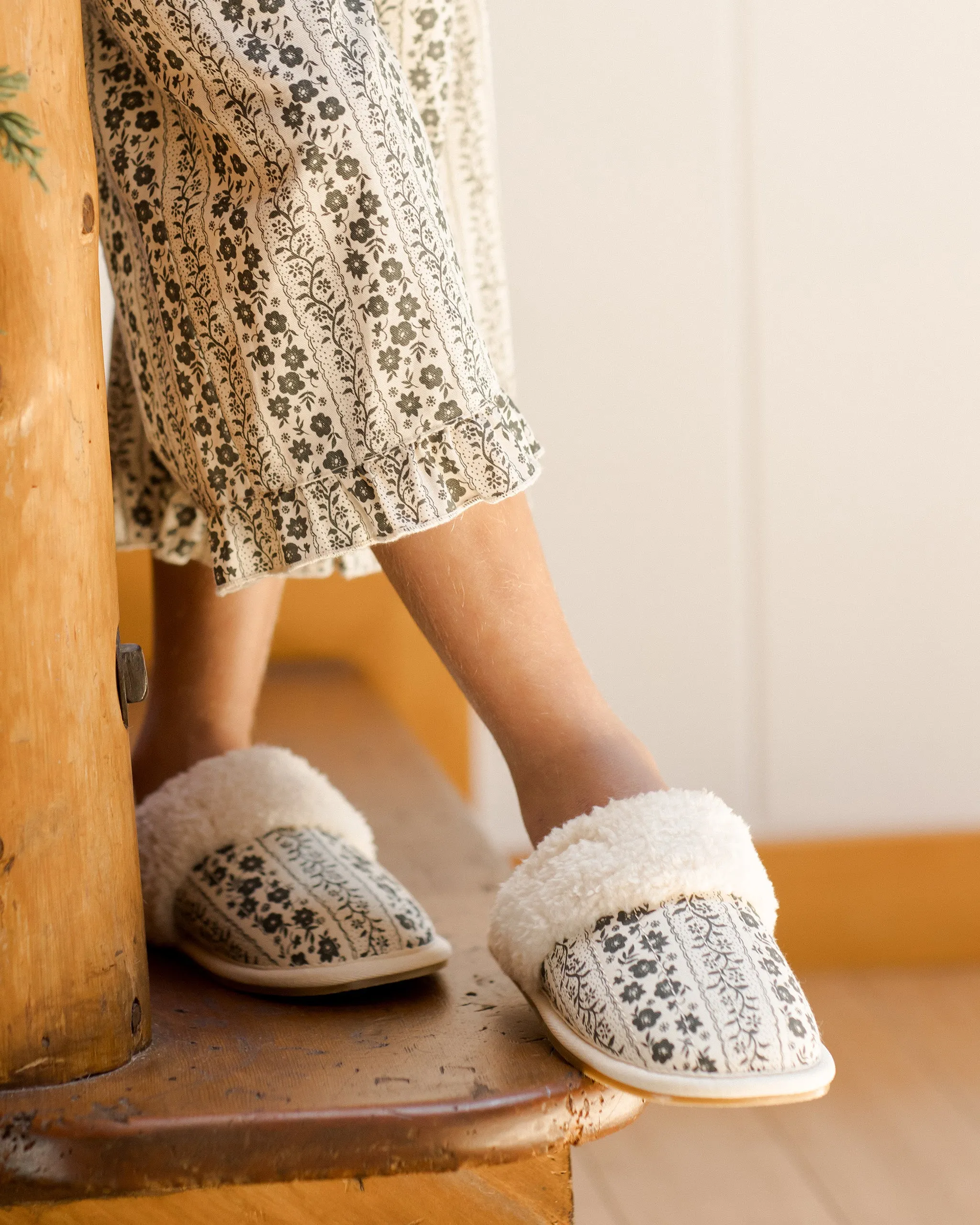 Slippers || Green Vines