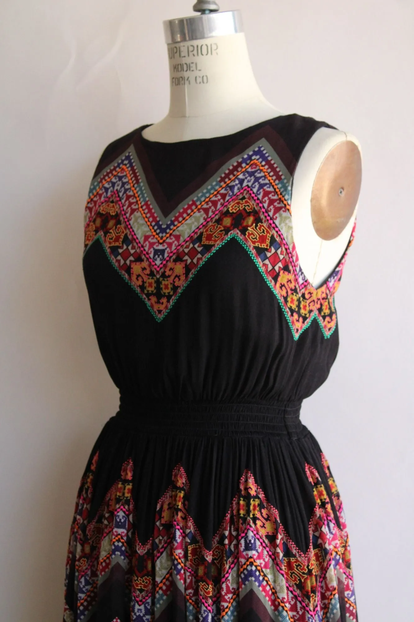 Tanvi Kedia Womens Dress, Size 6, Keyhole Back, Boho Folk Style Embroidery