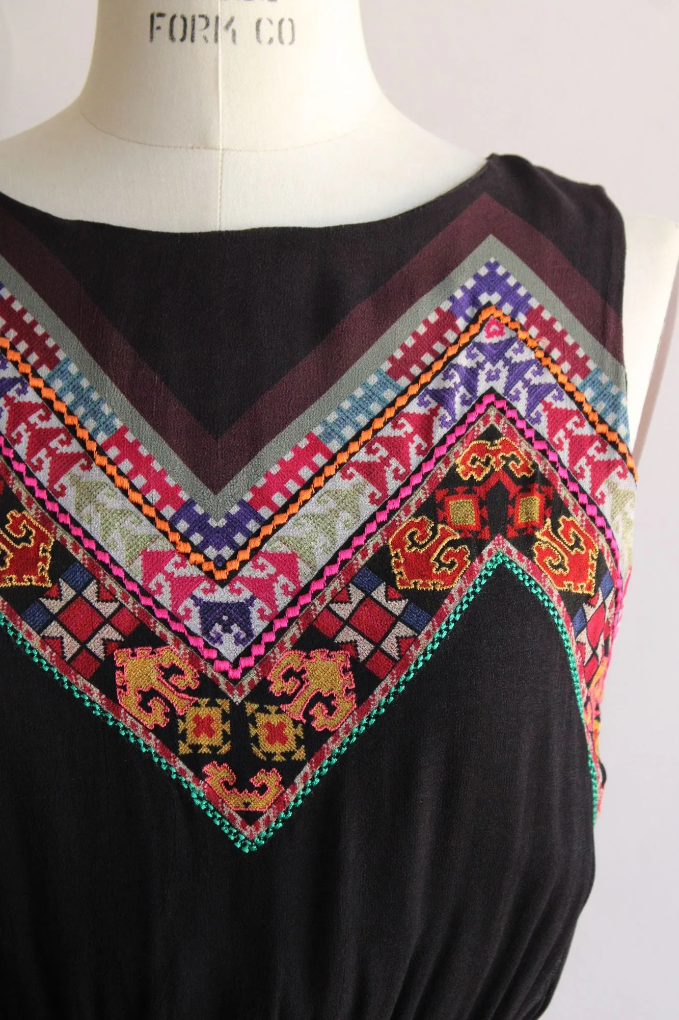 Tanvi Kedia Womens Dress, Size 6, Keyhole Back, Boho Folk Style Embroidery