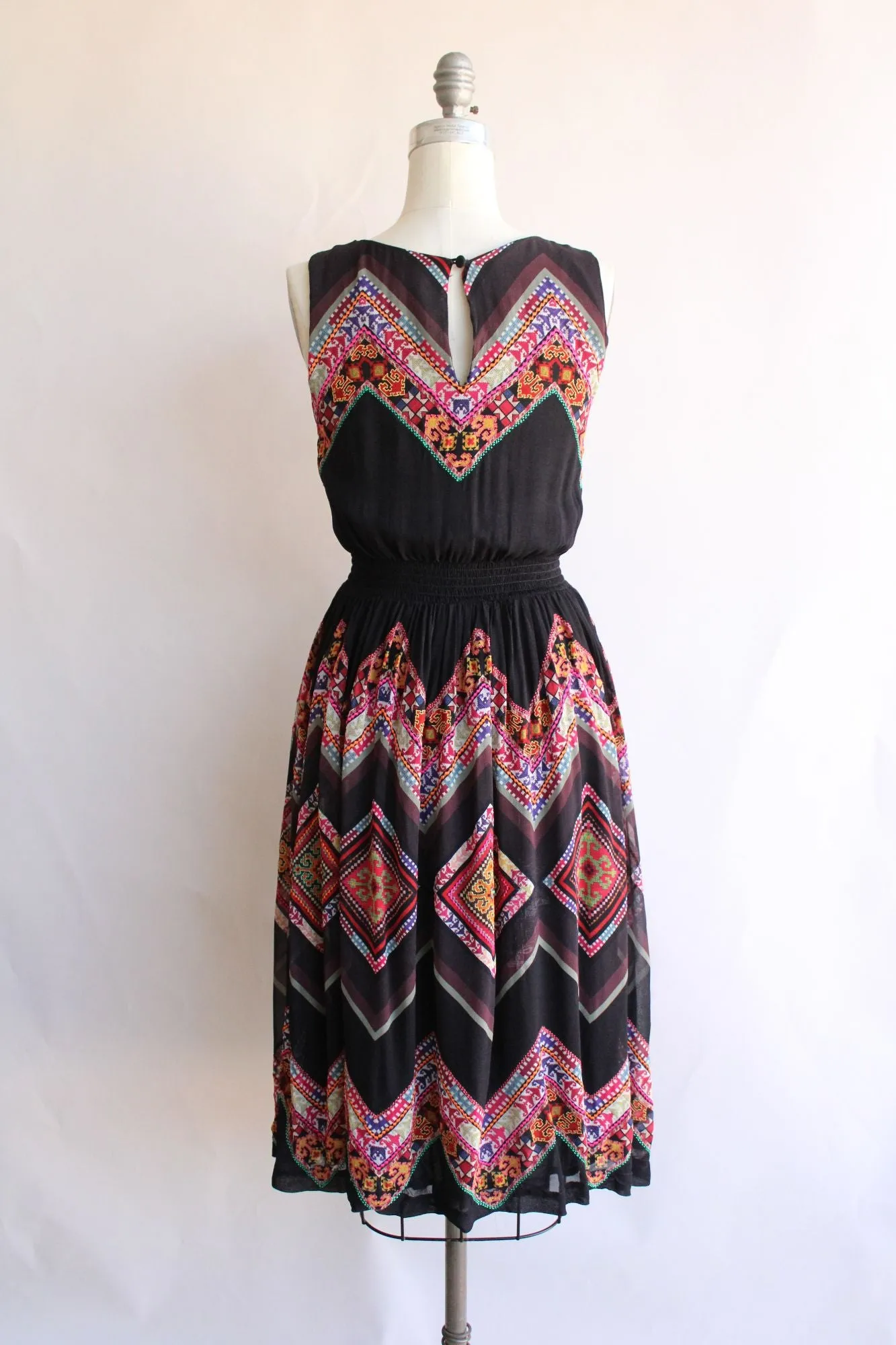 Tanvi Kedia Womens Dress, Size 6, Keyhole Back, Boho Folk Style Embroidery