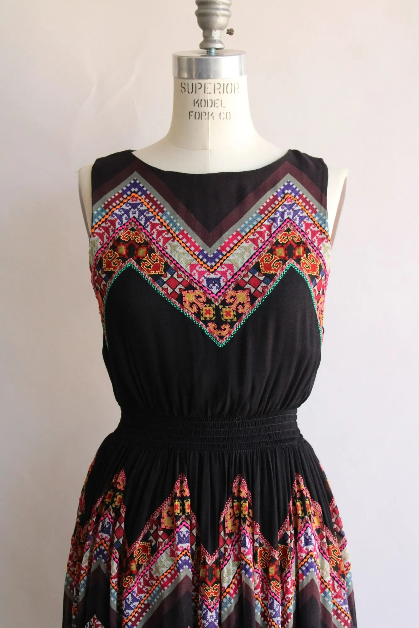 Tanvi Kedia Womens Dress, Size 6, Keyhole Back, Boho Folk Style Embroidery